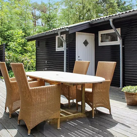 Three-bedroom Holiday In *